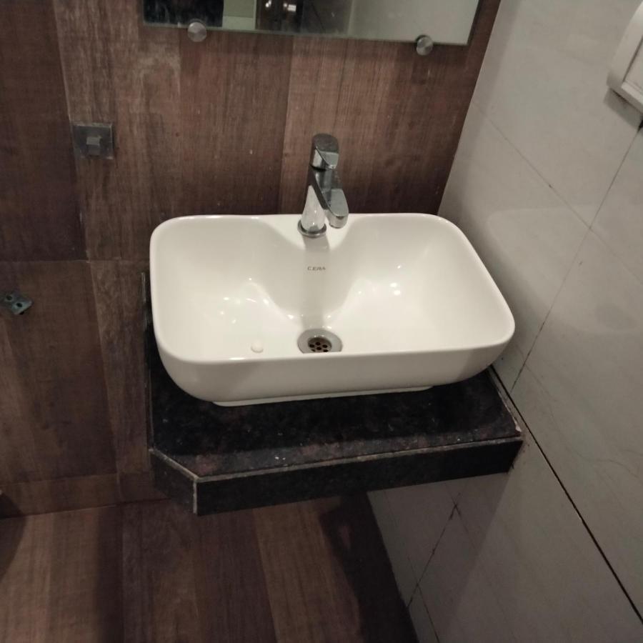 Hotel Everest Lodging Navi Mumbai Zewnętrze zdjęcie