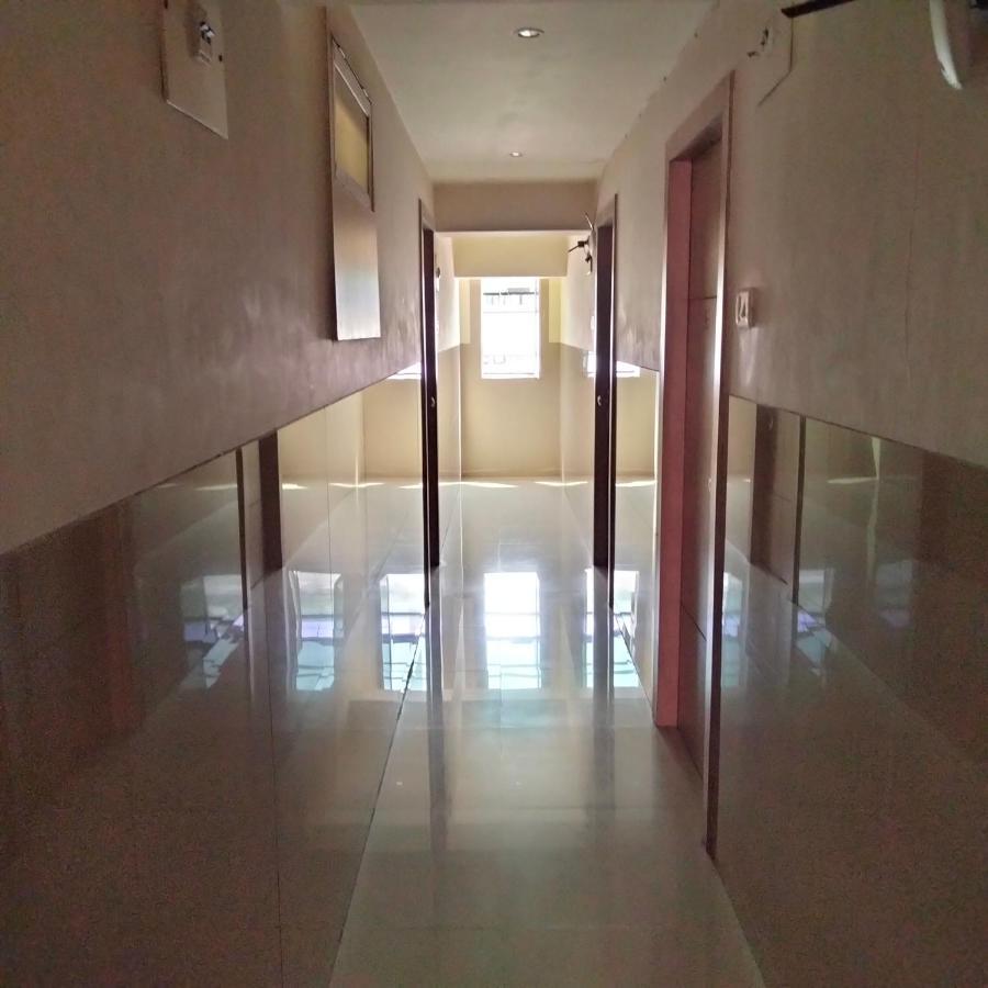 Hotel Everest Lodging Navi Mumbai Zewnętrze zdjęcie