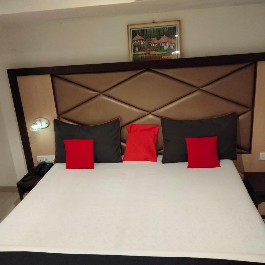 Hotel Everest Lodging Navi Mumbai Zewnętrze zdjęcie
