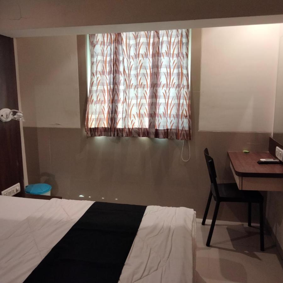 Hotel Everest Lodging Navi Mumbai Zewnętrze zdjęcie