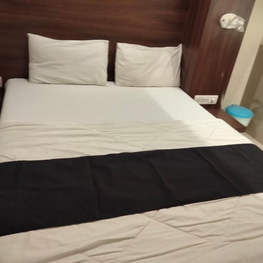 Hotel Everest Lodging Navi Mumbai Zewnętrze zdjęcie