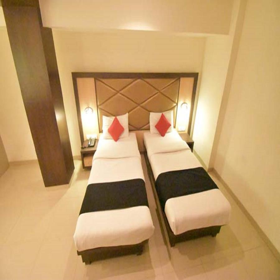 Hotel Everest Lodging Navi Mumbai Zewnętrze zdjęcie