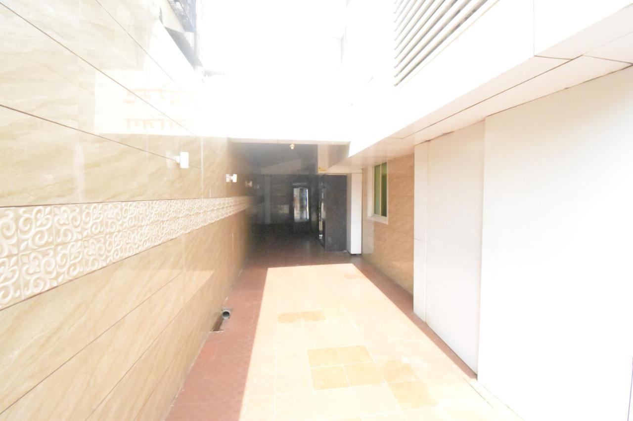 Hotel Everest Lodging Navi Mumbai Zewnętrze zdjęcie
