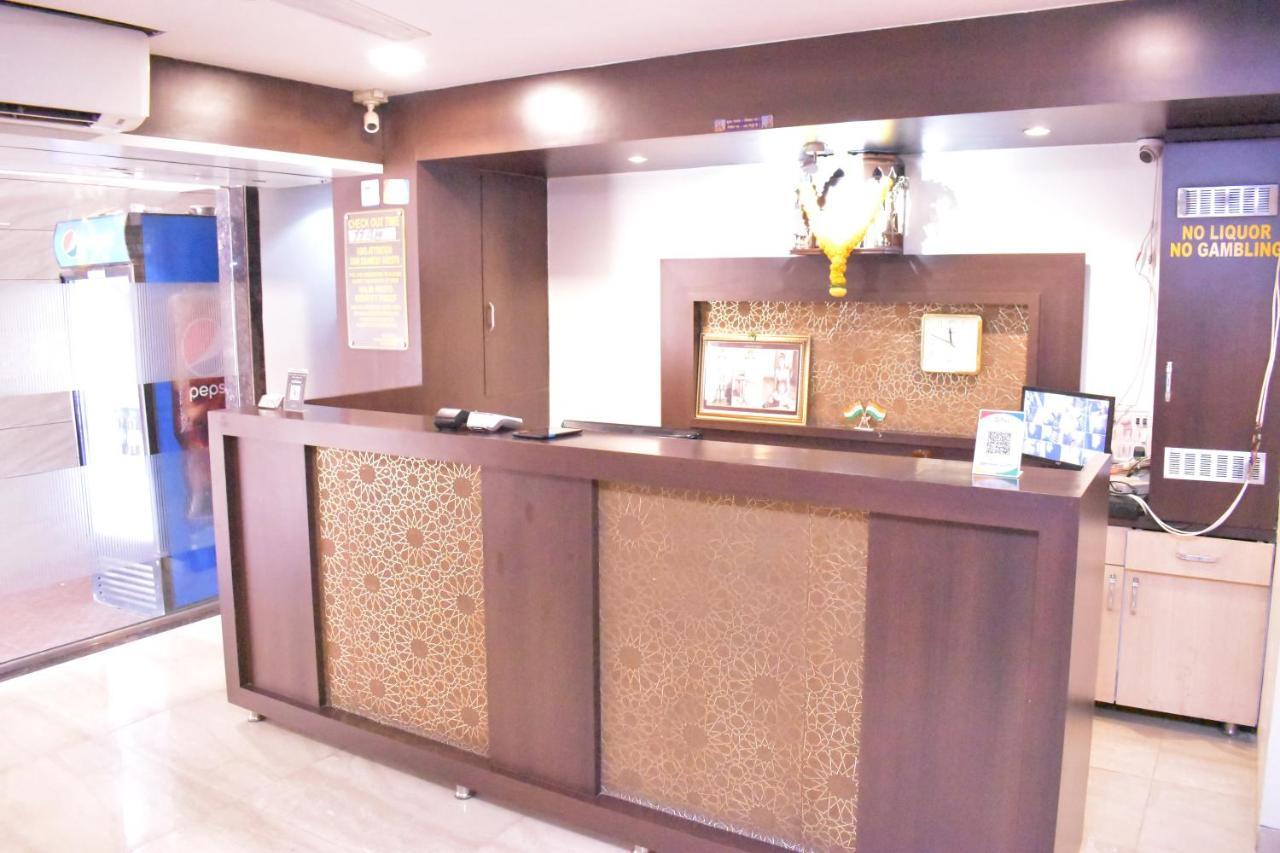 Hotel Everest Lodging Navi Mumbai Zewnętrze zdjęcie