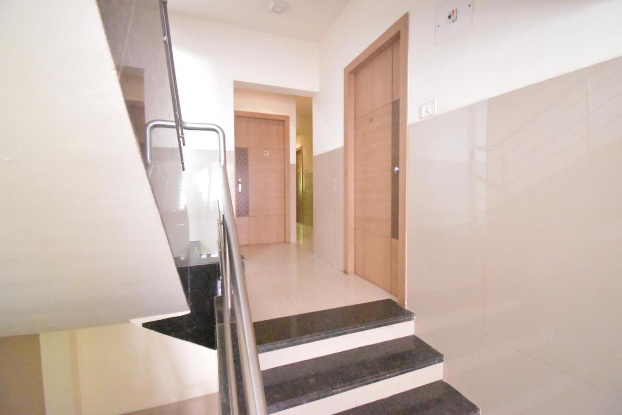 Hotel Everest Lodging Navi Mumbai Zewnętrze zdjęcie