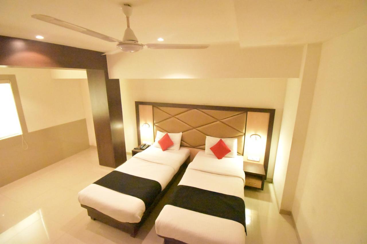 Hotel Everest Lodging Navi Mumbai Zewnętrze zdjęcie