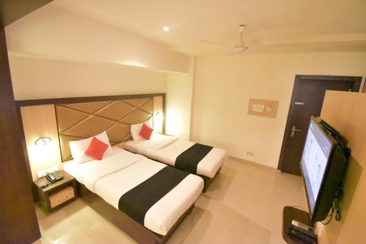 Hotel Everest Lodging Navi Mumbai Zewnętrze zdjęcie