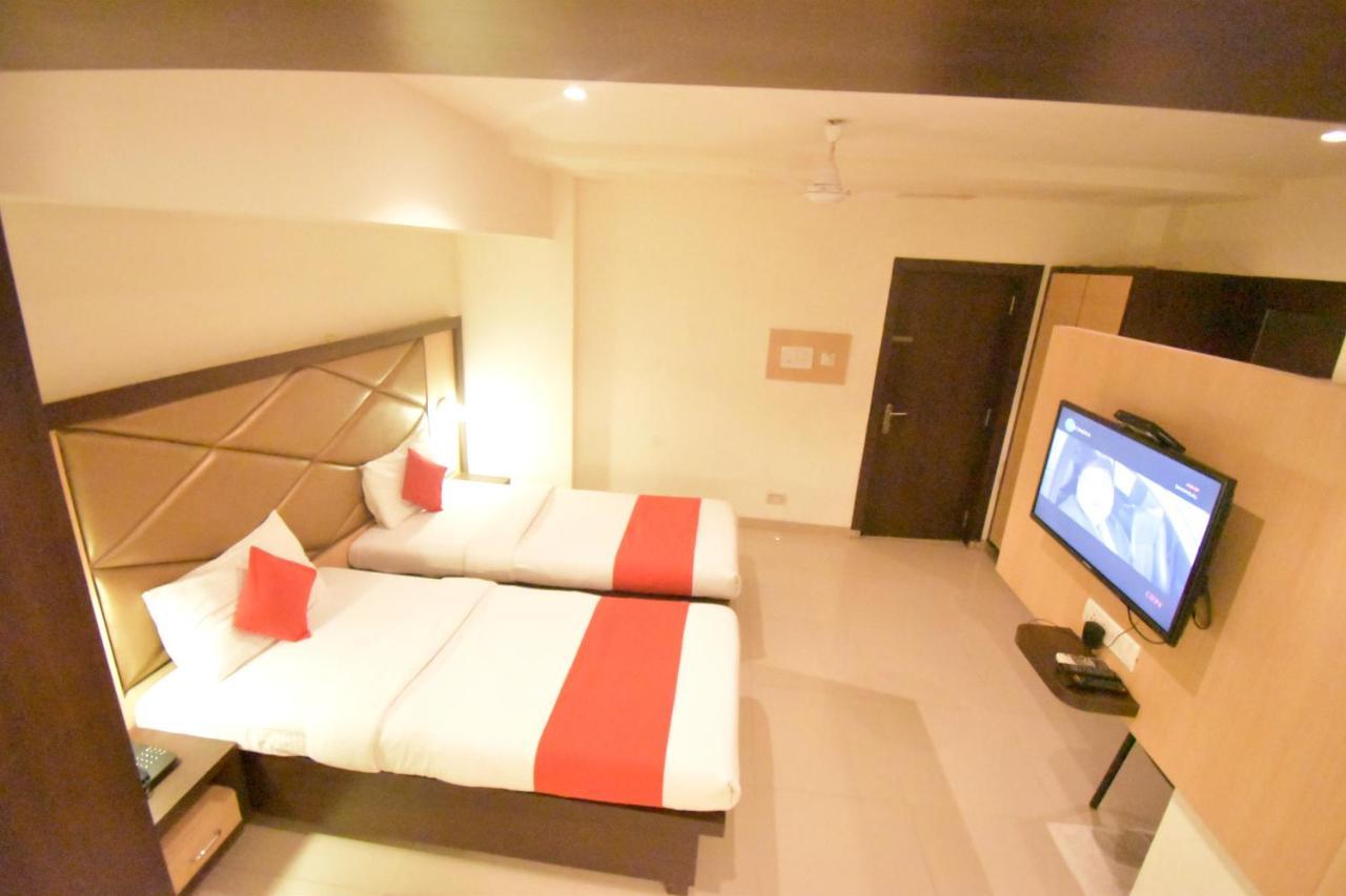 Hotel Everest Lodging Navi Mumbai Zewnętrze zdjęcie