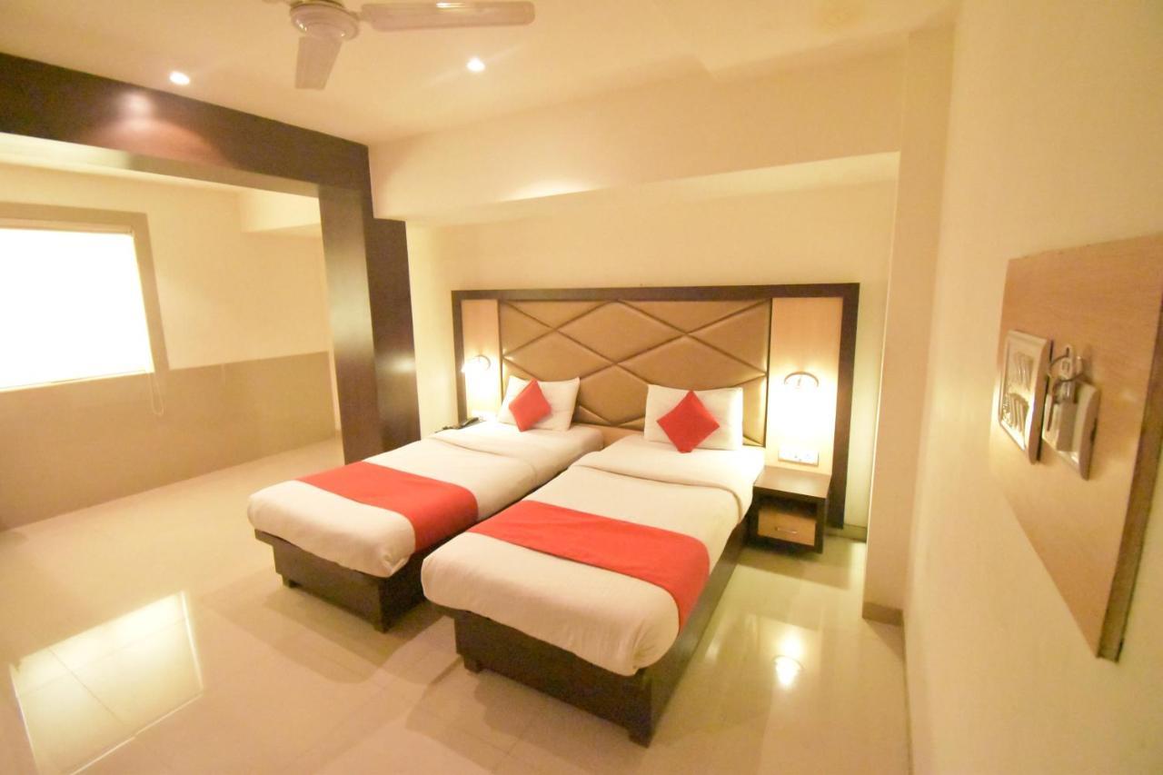 Hotel Everest Lodging Navi Mumbai Zewnętrze zdjęcie