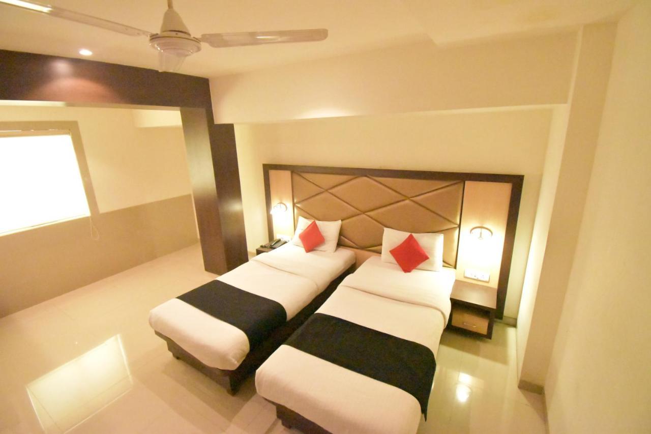Hotel Everest Lodging Navi Mumbai Zewnętrze zdjęcie